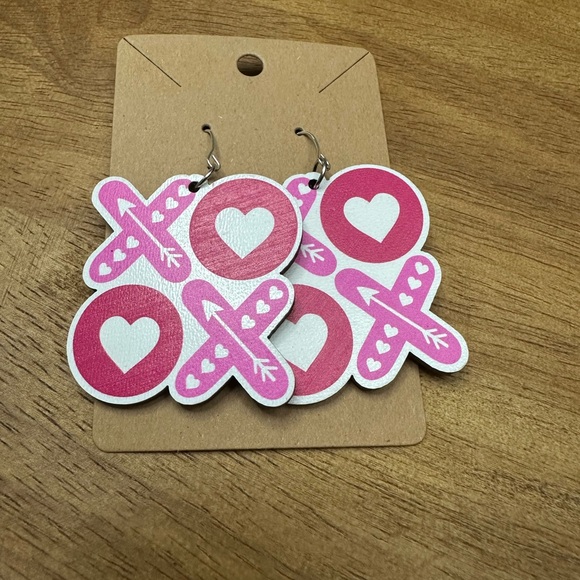 Jewelry - 5/$10‎ Pink XO Heart Earrings
